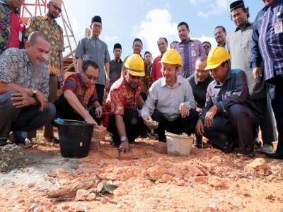 Peletakan Batu Pertama Walikota Tanjungpinang di SMPN 16 